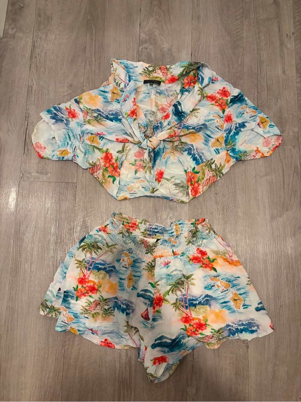 MAJORELLE Tropical Print Crop Top Short Set with Multicolor Floral Design